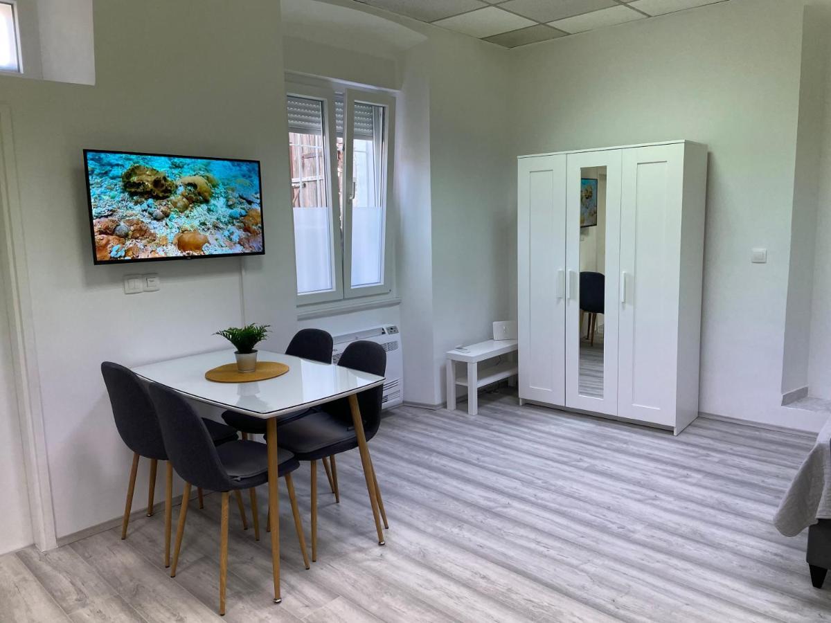 Apartment Studio Beauty In Centar Pula Bagian luar foto