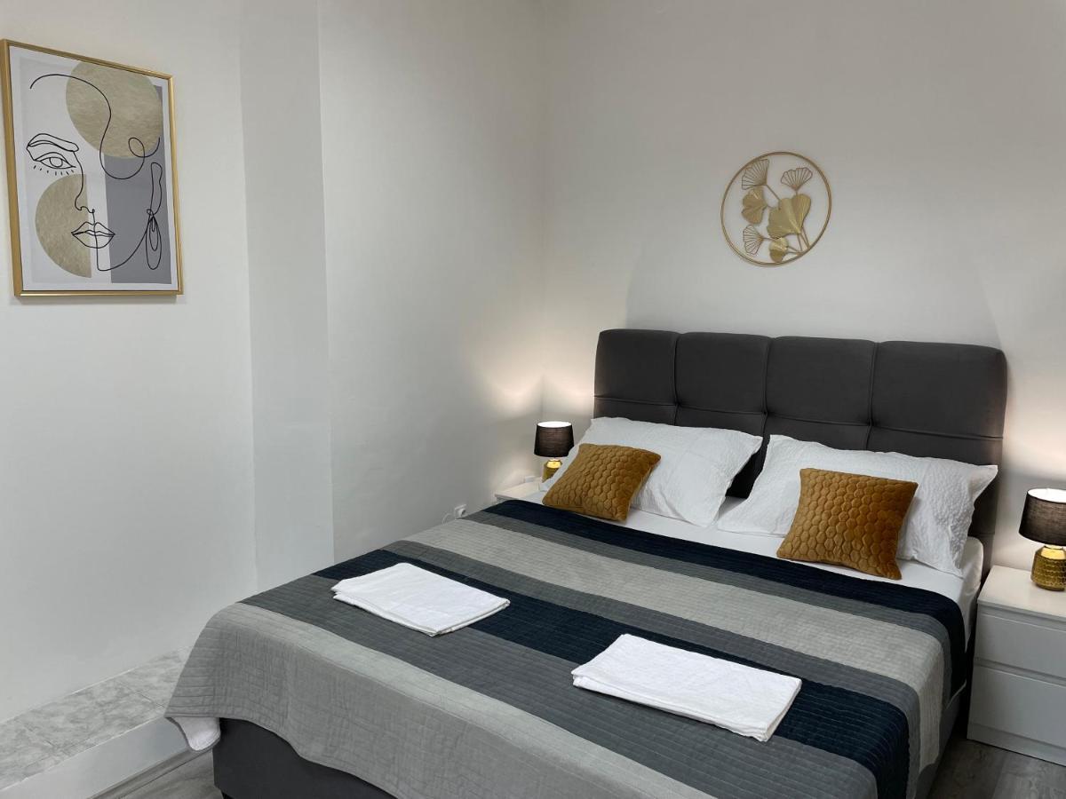 Apartment Studio Beauty In Centar Pula Bagian luar foto