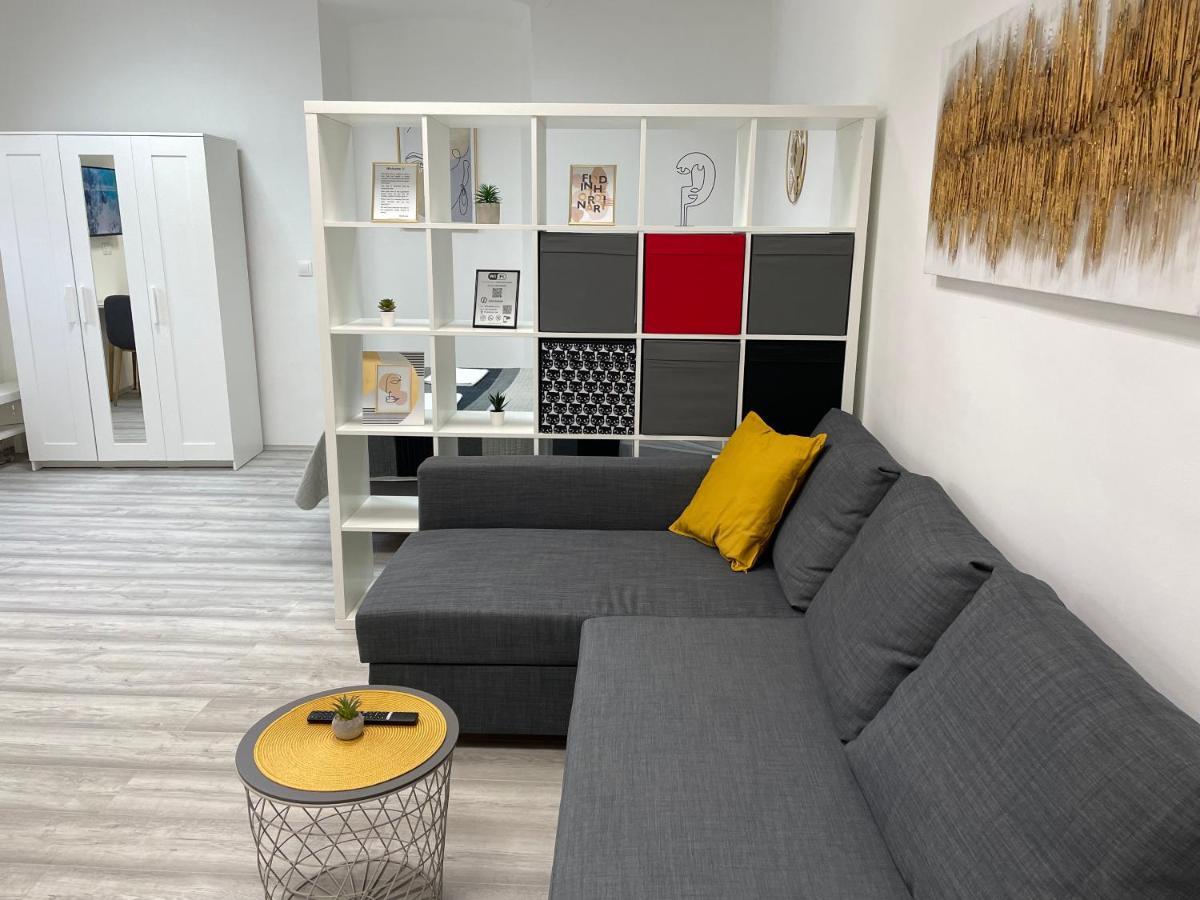 Apartment Studio Beauty In Centar Pula Bagian luar foto