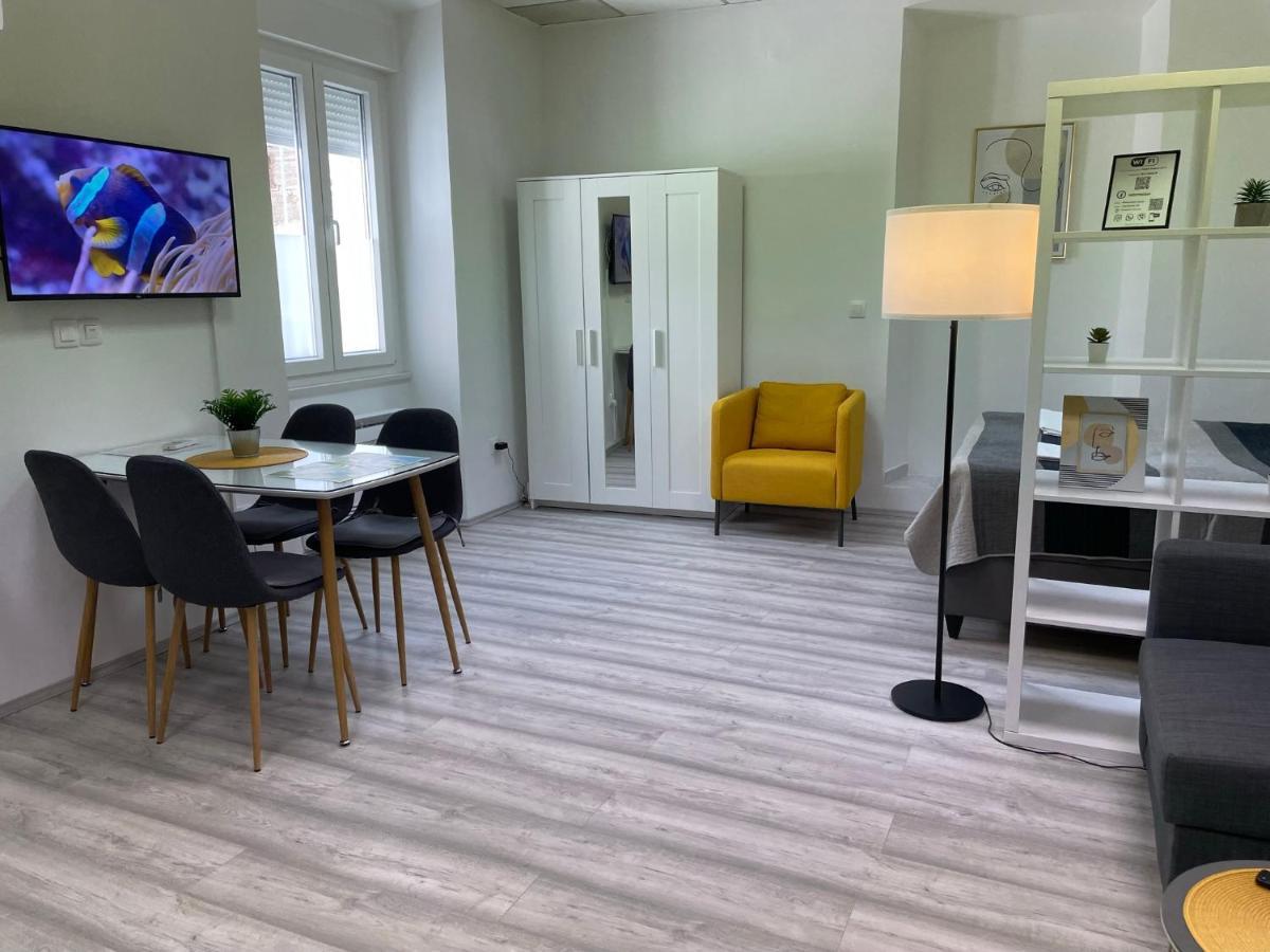Apartment Studio Beauty In Centar Pula Bagian luar foto