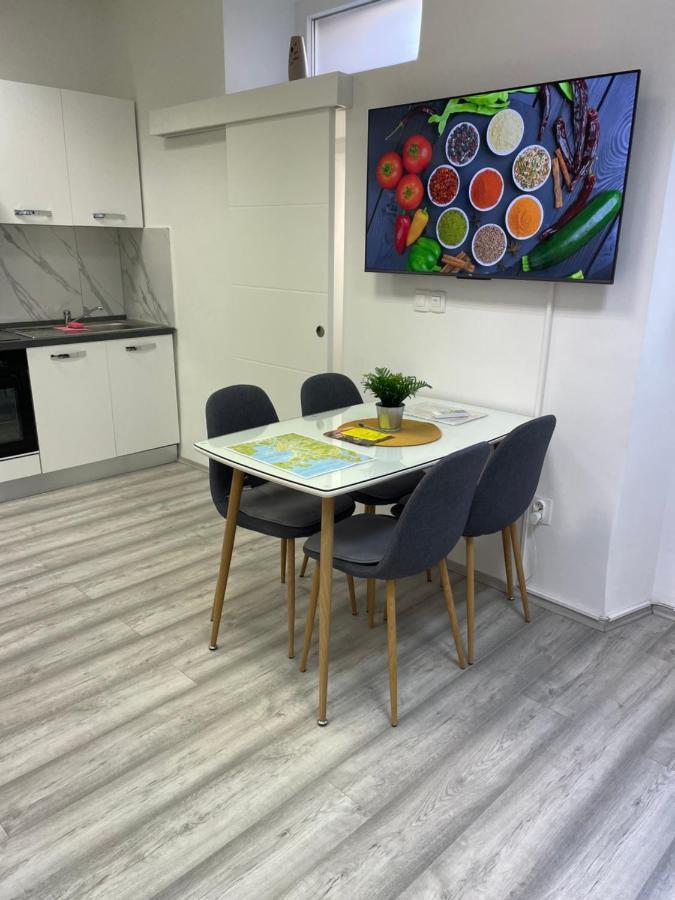 Apartment Studio Beauty In Centar Pula Bagian luar foto